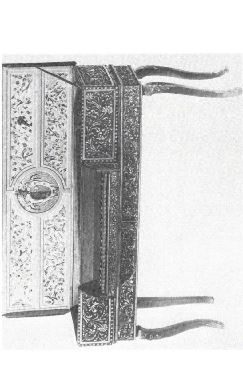 b Front view；17. Virginal by Giovanni Battista Boni da Cortona, 1617, with split keys for bass short-octave and non-enharmonic tuning